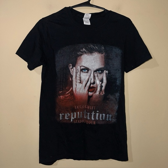 Taylor Swift Reputation 2018 Tour With Camila Cabello Black Concert Shirt Small - Picture 1 of 3